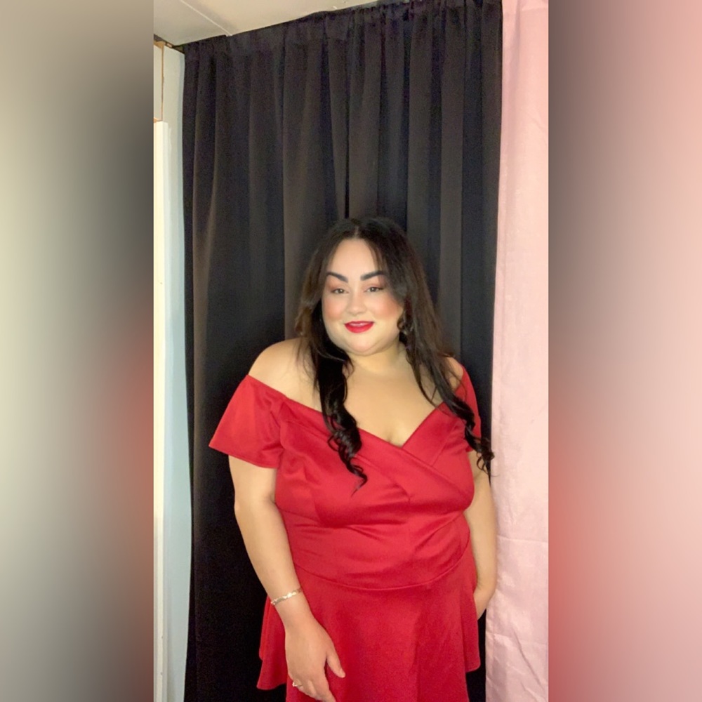 Peplum off the shoulder top, size 3x.